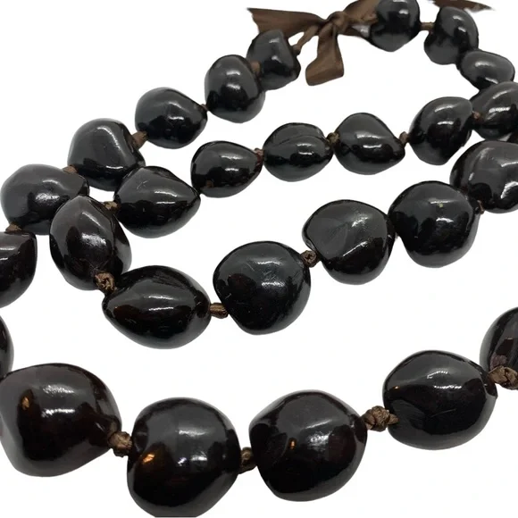Vintage Hawaii Kukui Nut Lei Necklace - Picture 3 of 5